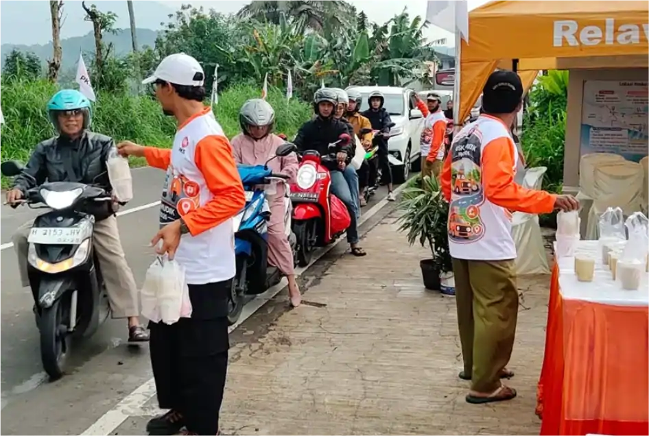 Posko Mudik PKS Kab Semarang Hadir di Jalur Alternatif Plumbon, ‘Oase’ Pertama bagi Pemudik Posko Mudik PKS Kab Semarang Hadir di Jalur Alternatif Plumbon, ‘Oase’ Pertama bagi Pemudik