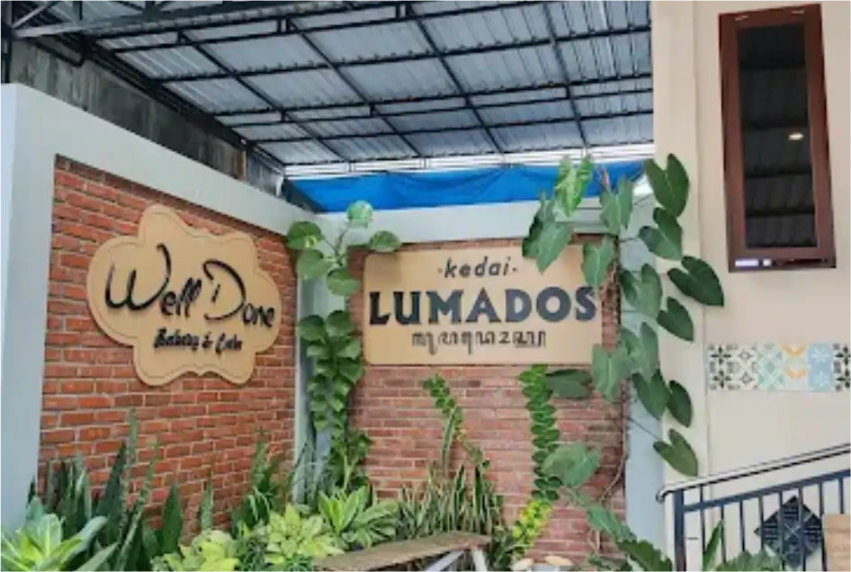 Antara Sawah, Gunung, dan Sepiring Nasi di Kedai Lumados Ambarawa Antara Sawah, Gunung, dan Sepiring Nasi di Kedai Lumados Ambarawa