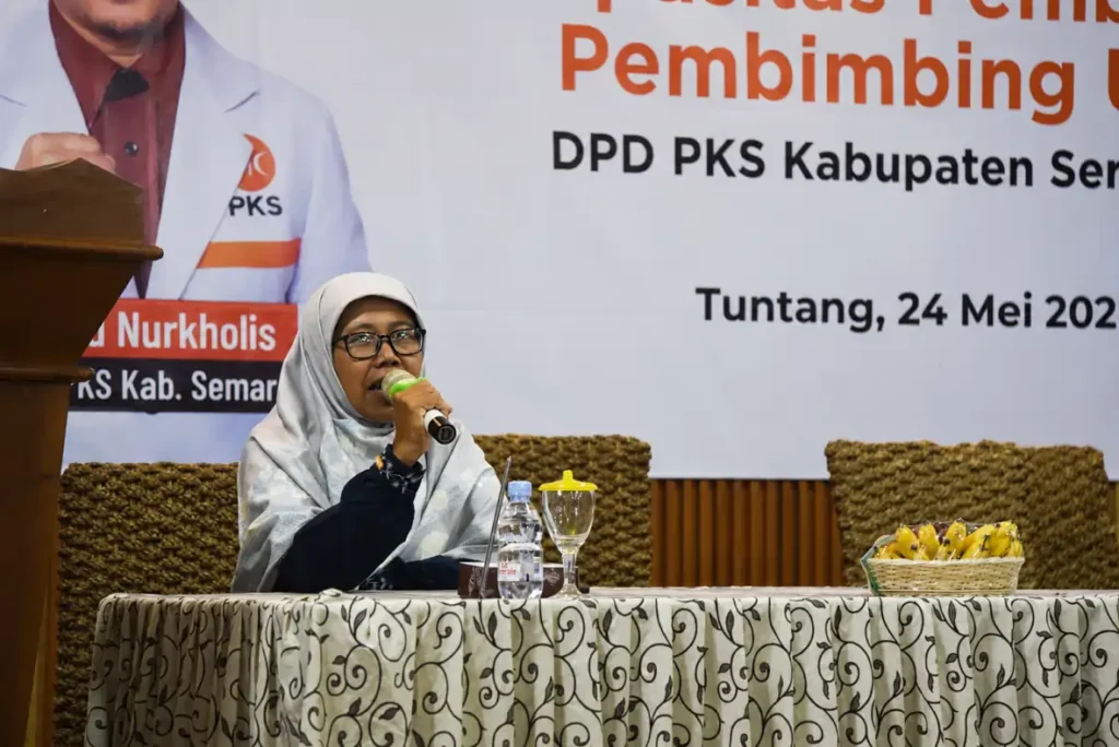 Usia Bukan Halangan, Kisah Inspiratif Nenek 4 Cucu Gerakkan 9 Kelompok Pemberdayaan Masyarakat di Kabupaten Semarang Usia Bukan Halangan, Kisah Inspiratif Nenek 4 Cucu Gerakkan 9 Kelompok Pemberdayaan Masyarakat di Kabupaten Semarang