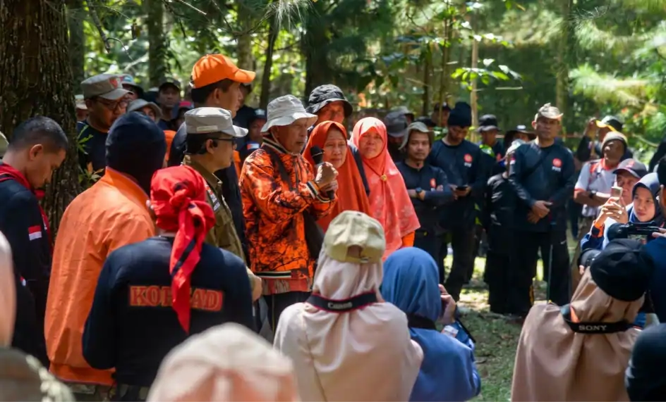 Keteguhan Wahidin-Nuriyah di Usia Senja Berbuah Hadiah Umrah