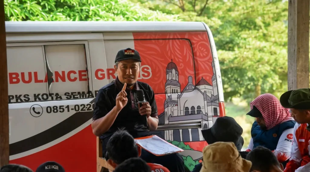 KH. Zulfa Hakim Ajak Peserta Kembara Meneladani Keteguhan Pasukan Rasulullah di Perang Tabuk KH. Zulfa Hakim Ajak Peserta Kembara Meneladani Keteguhan Pasukan Rasulullah di Perang Tabuk