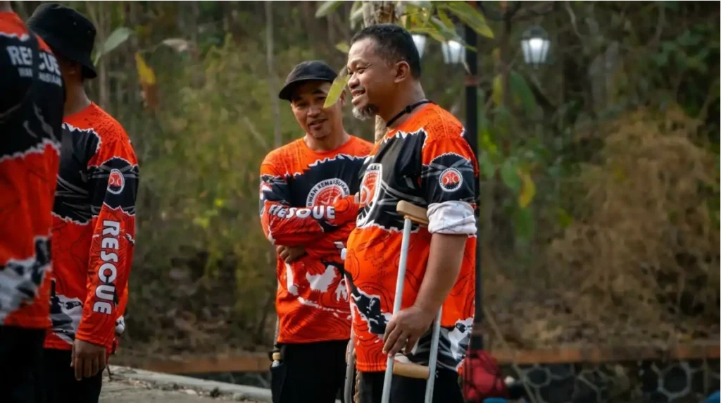 Pak Wahyu dan Langkah Kecil yang Mengajarkan Arti Pengorbanan Pak Wahyu dan Langkah Kecil yang Mengajarkan Arti Pengorbanan